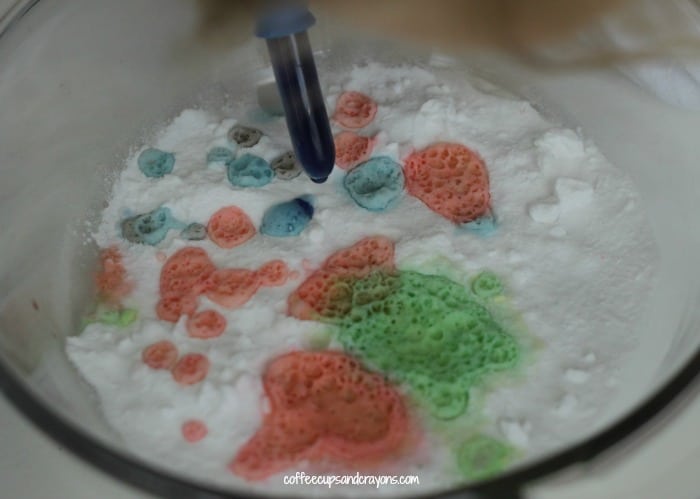 Baking Soda and Vinegar Art and Science Project