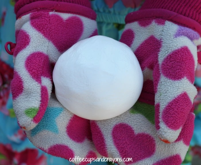 How to Make SUPER Bouncy Snowballs!!! Such a fun play recipe and science project for kids!