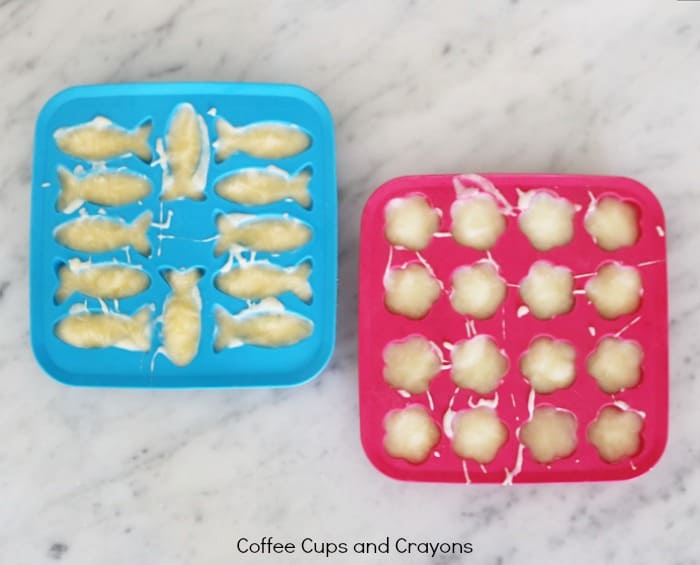 Baby yogurt popsicles--great for teethers!